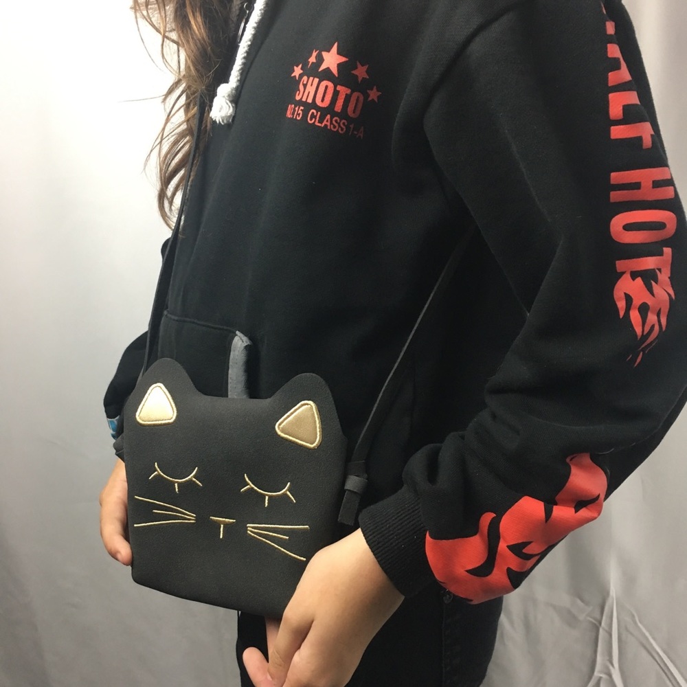 Here’s a purrrfect cat bag just for you!